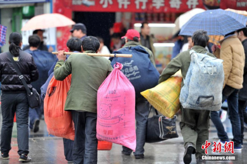 聚焦春節(jié)&ldquo;恐歸族&rdquo;：近鄉(xiāng)情怯，恐懼何來？(圖)